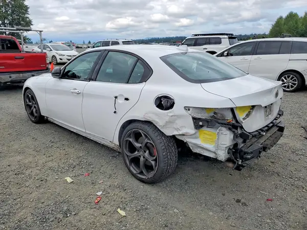 ZARFAMAN1K7609249 2019 ALFA ROMEO GIULIA - Image 2