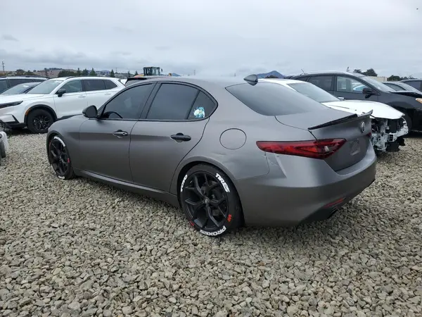 ZARFAMAN1K7622471 2019 ALFA ROMEO GIULIA - Image 2