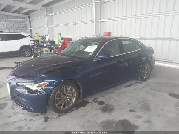 ZARFAMAN1L7631446 2020 ALFA ROMEO GIULIA - Image 2