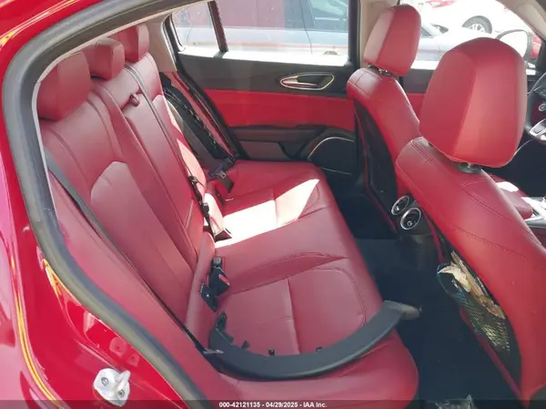 ZARFAMAN1L7636002 2020 ALFA ROMEO GIULIA - Image 8