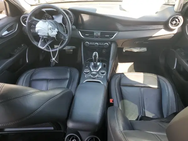 ZARFAMAN1L7636422 2020 ALFA ROMEO GIULIA - Image 8