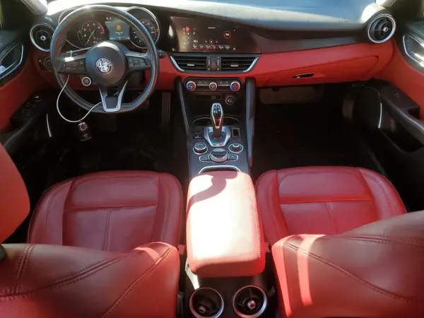 ZARFAMAN1L7636713 2020 ALFA ROMEO GIULIA - Image 8
