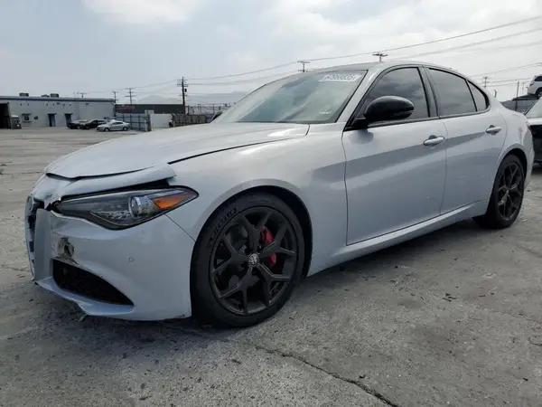 ZARFAMAN1L7636971 2020 ALFA ROMEO GIULIA - Image 1