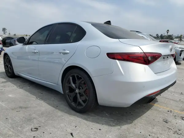 ZARFAMAN1L7636971 2020 ALFA ROMEO GIULIA - Image 2