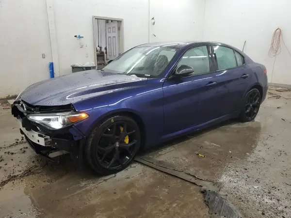 ZARFAMAN1L7637425 2020 ALFA ROMEO GIULIA - Image 1