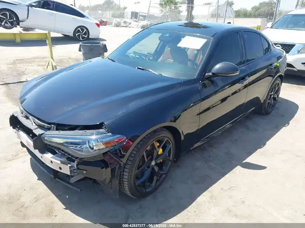 ZARFAMAN1L7638302 2020 ALFA ROMEO GIULIA - Image 2
