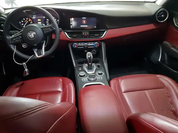 ZARFAMAN1M7639337 2021 ALFA ROMEO GIULIA - Image 8
