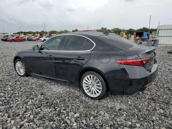 ZARFAMAN1M7640620 2021 ALFA ROMEO GIULIA - Image 2