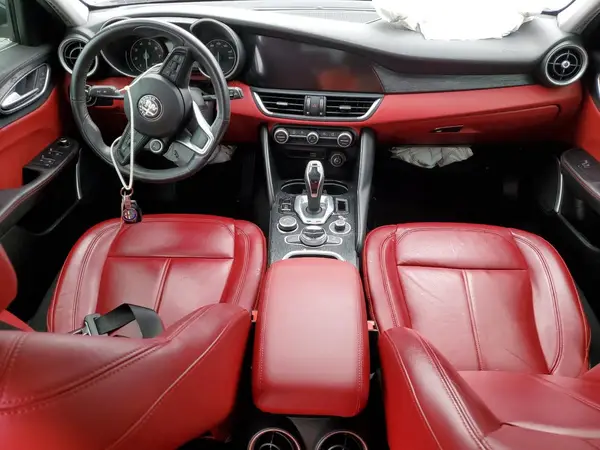 ZARFAMAN1M7640620 2021 ALFA ROMEO GIULIA - Image 8
