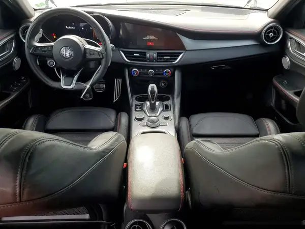 ZARFAMAN1S7690124 2025 ALFA ROMEO GIULIA - Image 8