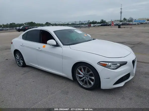 ZARFAMAN2K7598133 2019 ALFA ROMEO GIULIA - Image 1