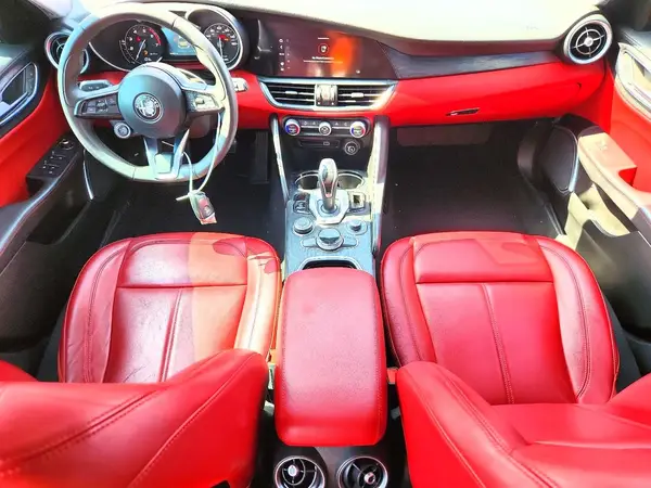 ZARFAMAN2L7637272 2020 ALFA ROMEO GIULIA - Image 8
