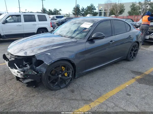 ZARFAMAN2L7638132 2020 ALFA ROMEO GIULIA - Image 2