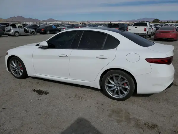 ZARFAMAN2N7656343 2022 ALFA ROMEO GIULIA - Image 2