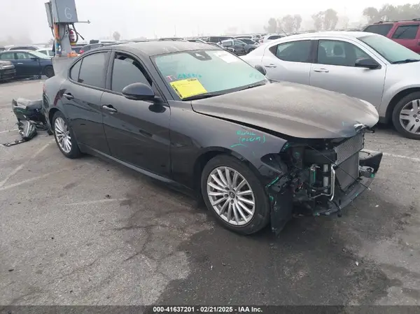 ZARFAMAN2N7656441 2022 ALFA ROMEO GIULIA - Image 1