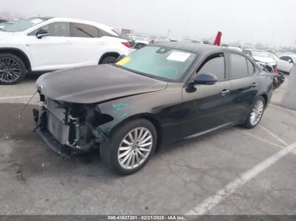 ZARFAMAN2N7656441 2022 ALFA ROMEO GIULIA - Image 2