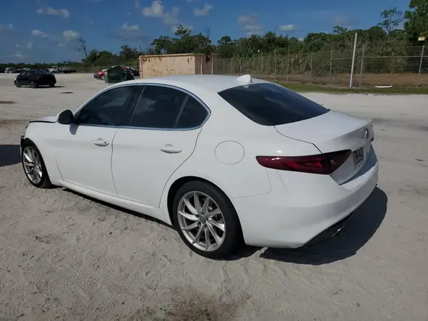 ZARFAMAN3K7611892 2019 ALFA ROMEO GIULIA - Image 2