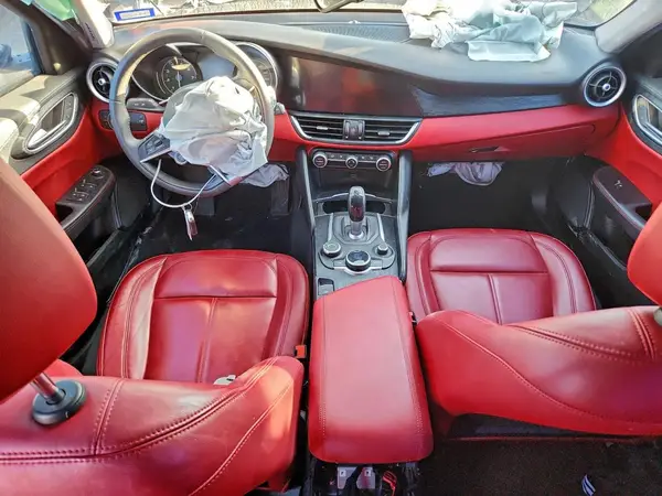 ZARFAMAN3K7619989 2019 ALFA ROMEO GIULIA - Image 8