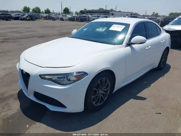 ZARFAMAN3L7631724 2020 ALFA ROMEO GIULIA - Image 2