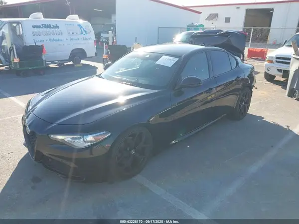 ZARFAMAN3L7632419 2020 ALFA ROMEO GIULIA - Image 2