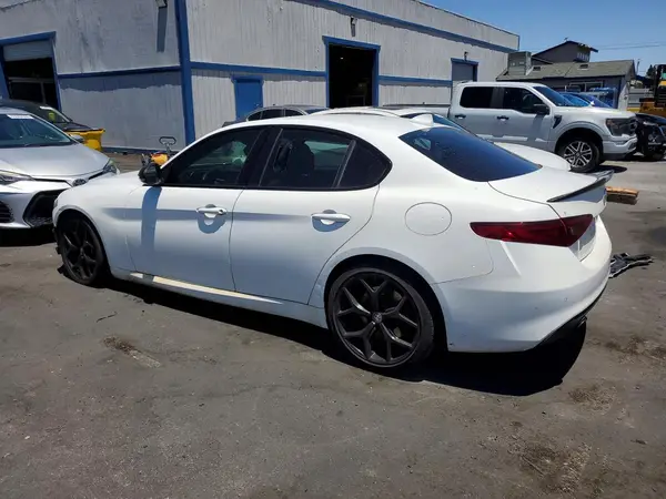 ZARFAMAN3L7634302 2020 ALFA ROMEO GIULIA - Image 2