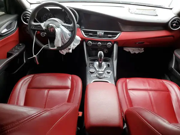 ZARFAMAN3M7639209 2021 ALFA ROMEO GIULIA - Image 8