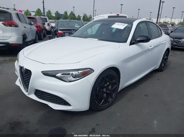 ZARFAMAN3M7641154 2021 ALFA ROMEO GIULIA - Image 2