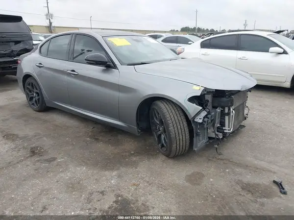 ZARFAMAN3M7644958 2021 ALFA ROMEO GIULIA