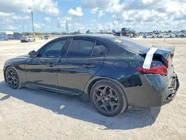 ZARFAMAN3M7645060 2021 ALFA ROMEO GIULIA - Image 2