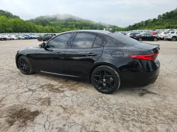 ZARFAMAN3M7647732 2021 ALFA ROMEO GIULIA - Image 2