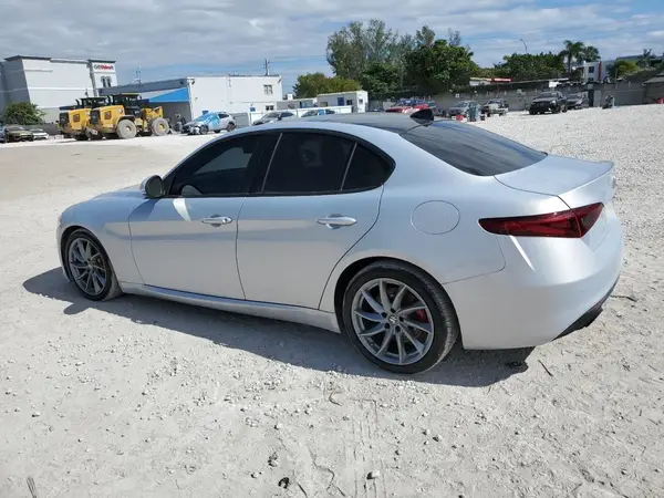 ZARFAMAN3N7662989 2022 ALFA ROMEO GIULIA - Image 2