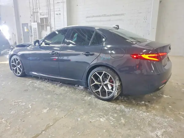 ZARFAMAN4K7598022 2019 ALFA ROMEO GIULIA - Image 2