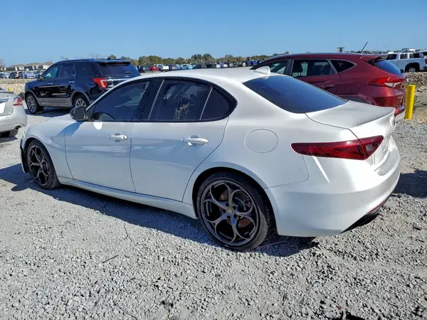 ZARFAMAN4K7600335 2019 ALFA ROMEO GIULIA - Image 2