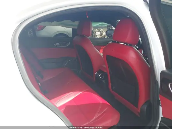 ZARFAMAN4K7621122 2019 ALFA ROMEO GIULIA - Image 8