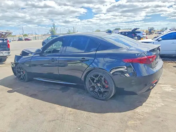 ZARFAMAN4L7630128 2020 ALFA ROMEO GIULIA - Image 2