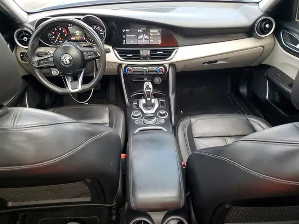 ZARFAMAN4M7645875 2021 ALFA ROMEO GIULIA - Image 8