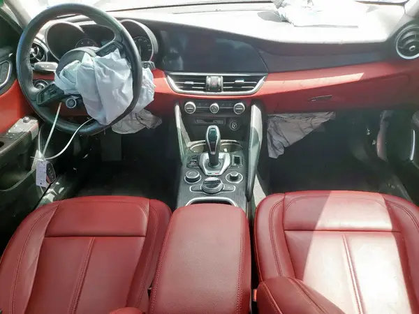 ZARFAMAN4M7649117 2021 ALFA ROMEO GIULIA - Image 8