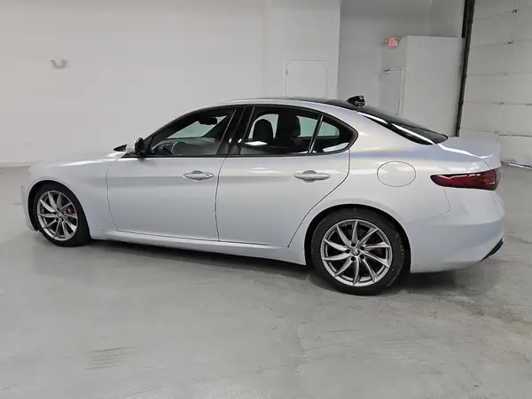 ZARFAMAN4N7660491 2022 ALFA ROMEO GIULIA - Image 2