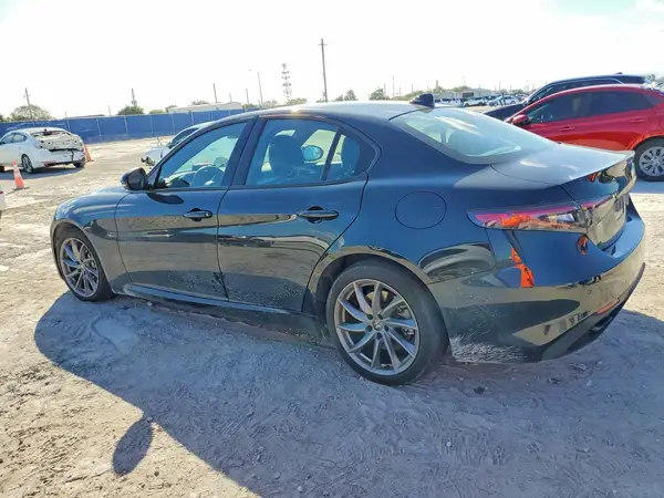 ZARFAMAN4S7689811 2025 ALFA ROMEO GIULIA - Image 2