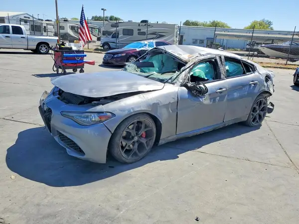 ZARFAMAN5K7620156 2019 ALFA ROMEO GIULIA - Image 1