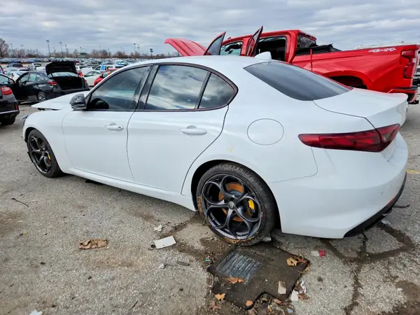 ZARFAMAN6K7604211 2019 ALFA ROMEO GIULIA - Image 2