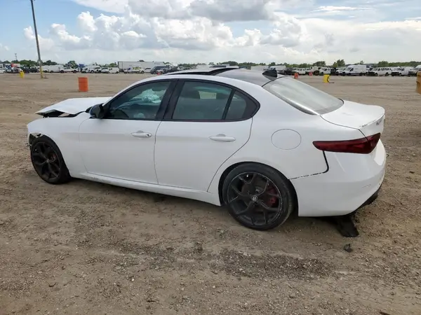 ZARFAMAN6K7619968 2019 ALFA ROMEO GIULIA - Image 2