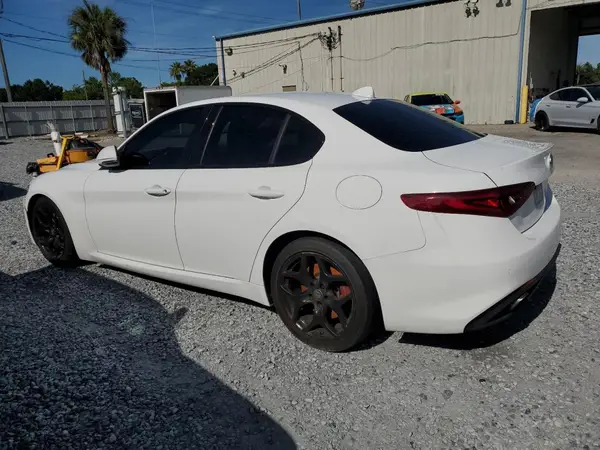 ZARFAMAN6L7625822 2020 ALFA ROMEO GIULIA - Image 2