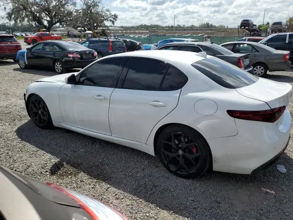 ZARFAMAN6L7626212 2020 ALFA ROMEO GIULIA - Image 2