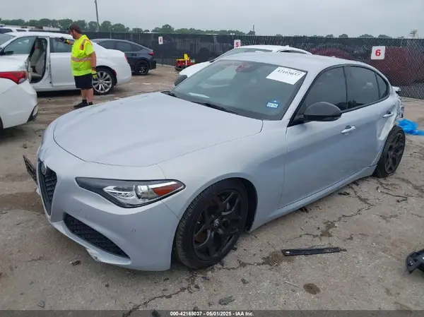 ZARFAMAN6M7645490 2021 ALFA ROMEO GIULIA - Image 2
