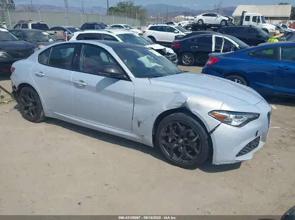 ZARFAMAN6M7647367 2021 ALFA ROMEO GIULIA