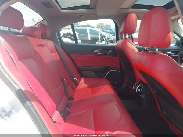 ZARFAMAN6M7647367 2021 ALFA ROMEO GIULIA - Image 8