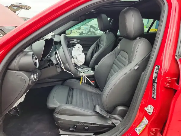 ZARFAMAN6S7693794 2025 ALFA ROMEO GIULIA - Image 8