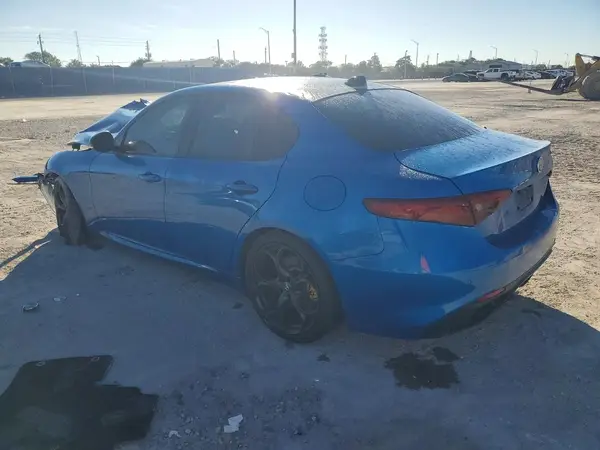 ZARFAMAN7K7600572 2019 ALFA ROMEO GIULIA - Image 2