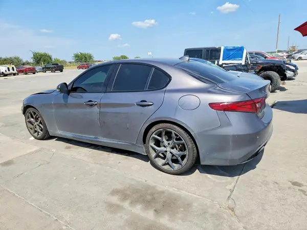 ZARFAMAN7L7624663 2020 ALFA ROMEO GIULIA - Image 2